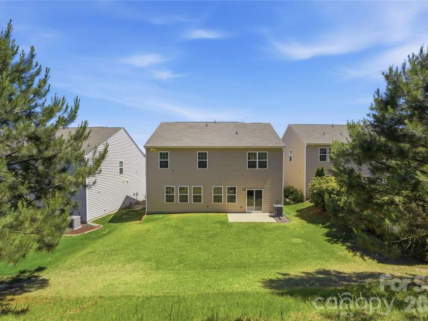 13714 Canterbury Castle Drive, Charlotte, NC 28273.  MLS# CAR4381185, YatesRealty ID 23668. 