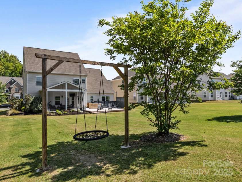 9871 Travertine Trail, Davidson, NC 28036.  MLS# CAR4254915, YatesRealty ID 23668. 