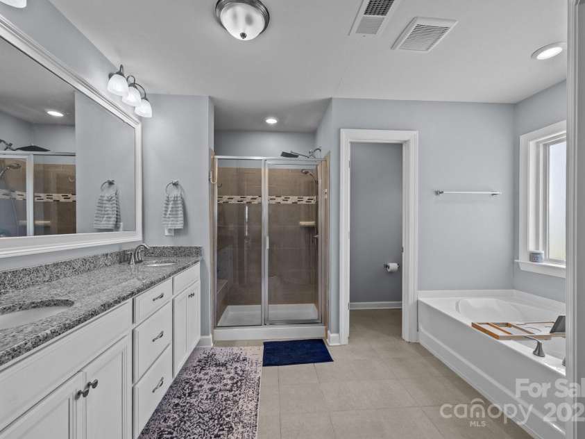9871 Travertine Trail, Davidson, NC 28036.  MLS# CAR4254915, YatesRealty ID 23668. 