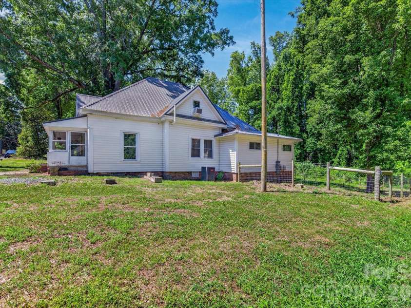241 Dover Street, Star, NC 27356.  MLS# CAR4381841, YatesRealty ID 23669. 