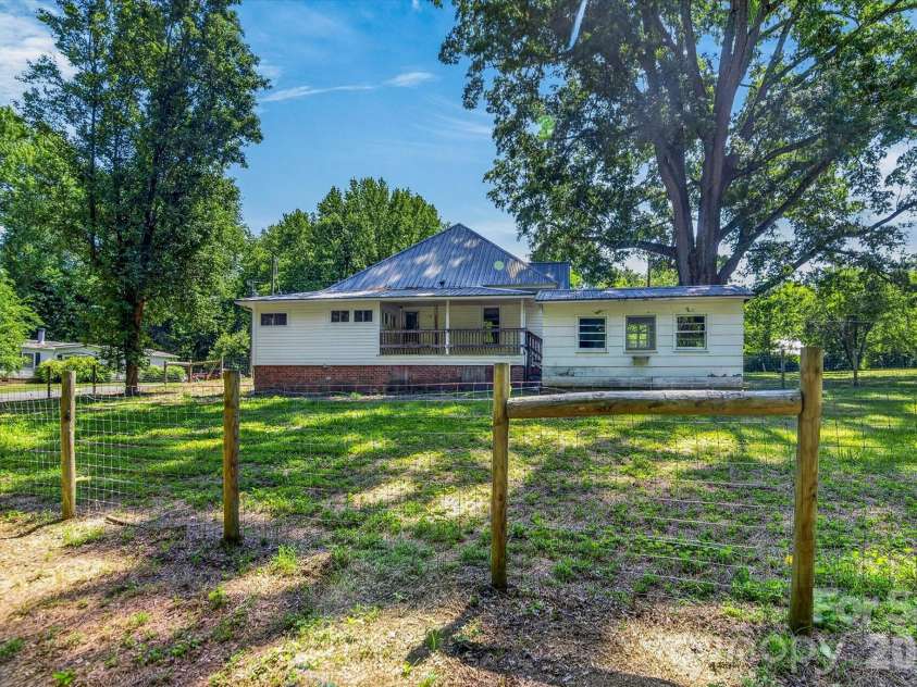 241 Dover Street, Star, NC 27356.  MLS# CAR4381841, YatesRealty ID 23669. 