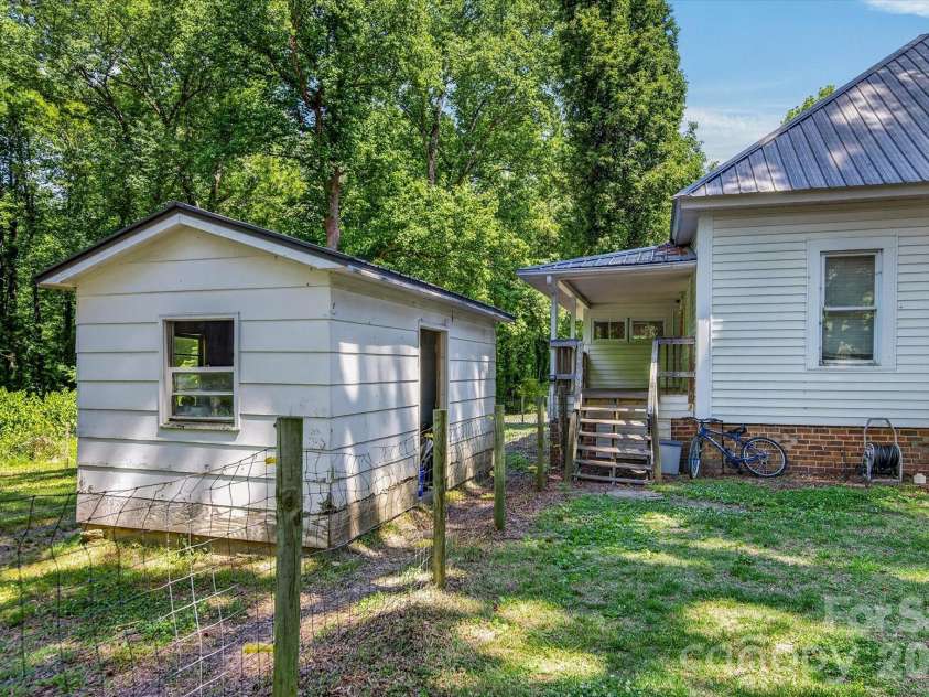 241 Dover Street, Star, NC 27356.  MLS# CAR4381841, YatesRealty ID 23669. 