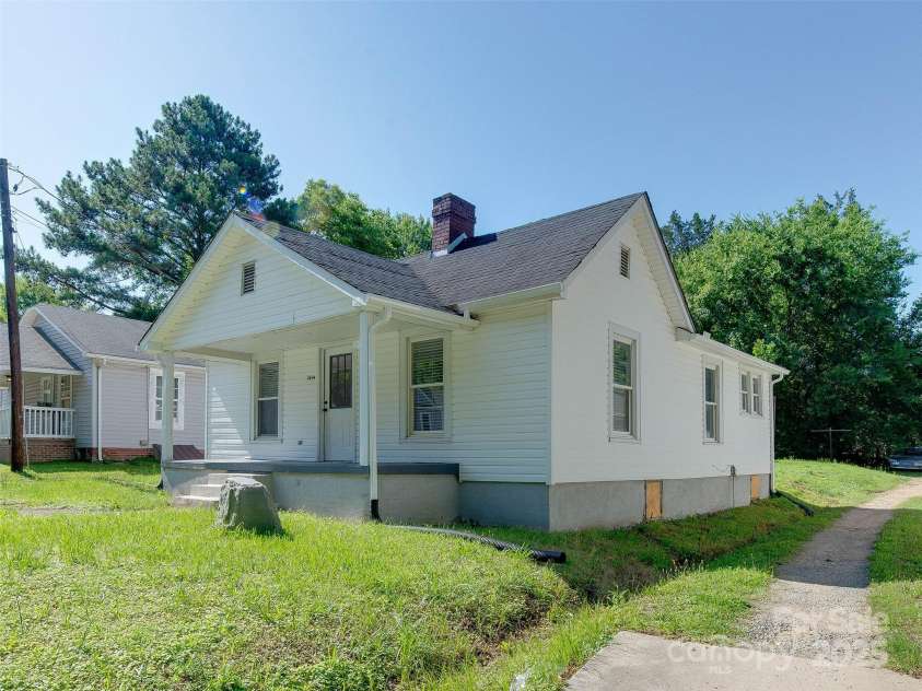 2414 Lane Street, Kannapolis, NC 28083.  MLS# CAR4274628, YatesRealty ID 23669. 