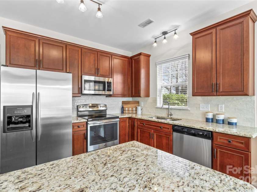 14462 Holly Springs Drive, Huntersville, NC 28078.  MLS# CAR4221883, YatesRealty ID 2367. 