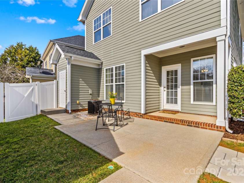14462 Holly Springs Drive, Huntersville, NC 28078.  MLS# CAR4221883, YatesRealty ID 2367. 
