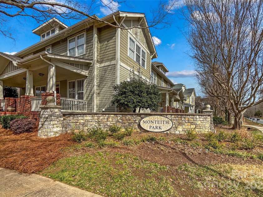 14462 Holly Springs Drive, Huntersville, NC 28078.  MLS# CAR4221883, YatesRealty ID 2367. 