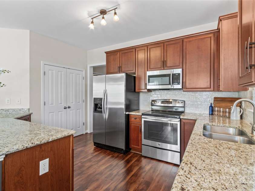 14462 Holly Springs Drive, Huntersville, NC 28078.  MLS# CAR4221883, YatesRealty ID 2367. 