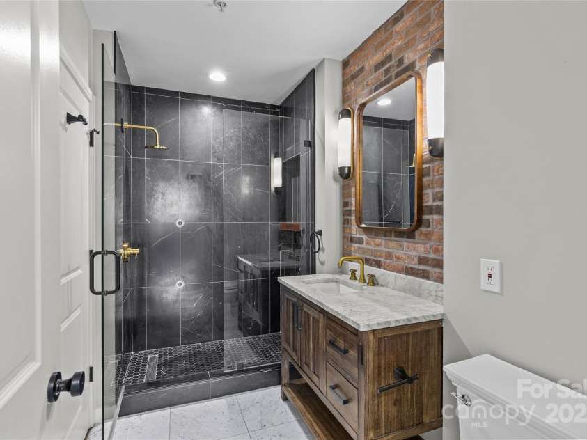 210 N Church Street, Charlotte, NC 28202.  MLS# CAR4260082, YatesRealty ID 2367. 