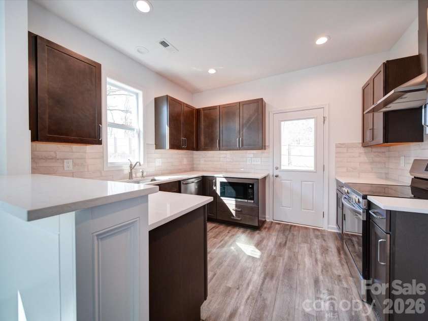 554 Geneva Circle, Gastonia, NC 28056.  MLS# CAR4220064, YatesRealty ID 2367. 