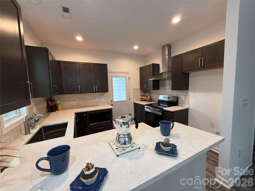 554 Geneva Circle, Gastonia, NC 28056.  MLS# CAR4220064, YatesRealty ID 2367. 