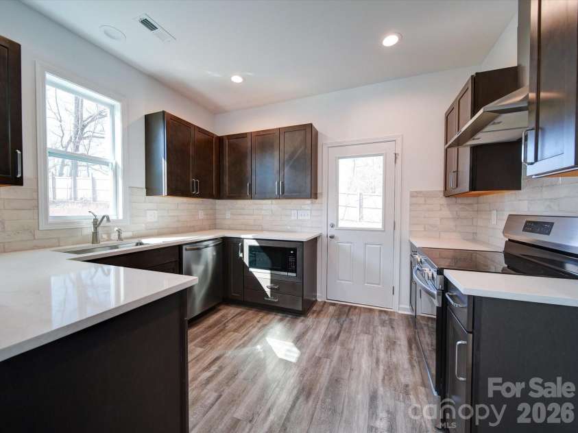 554 Geneva Circle, Gastonia, NC 28056.  MLS# CAR4220064, YatesRealty ID 2367. 
