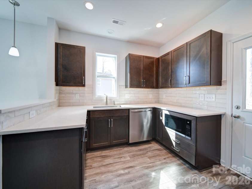 554 Geneva Circle, Gastonia, NC 28056.  MLS# CAR4220064, YatesRealty ID 2367. 