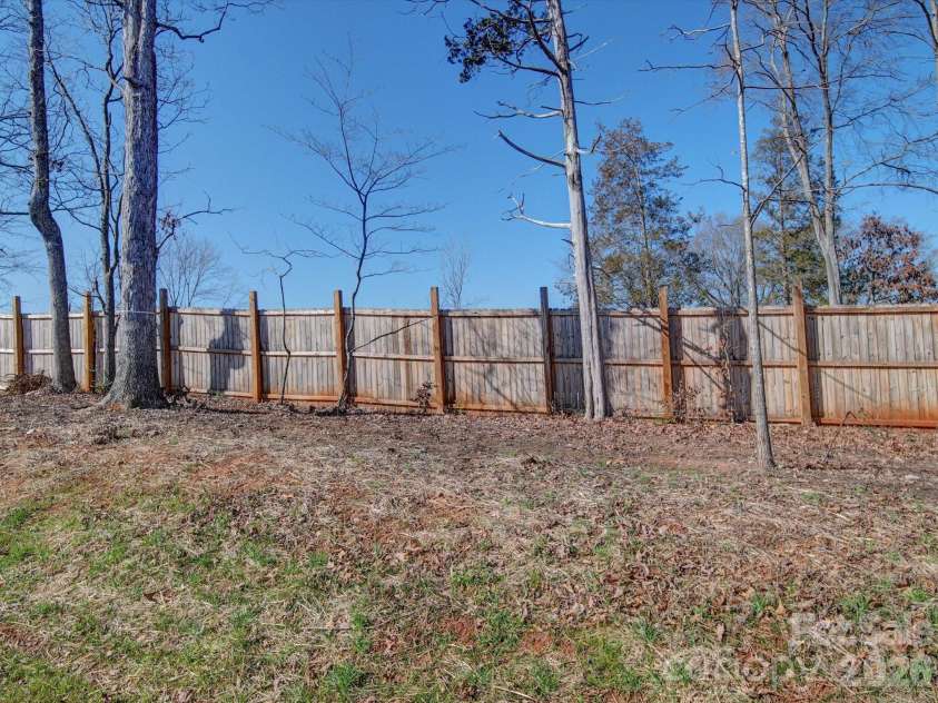 554 Geneva Circle, Gastonia, NC 28056.  MLS# CAR4220064, YatesRealty ID 2367. 