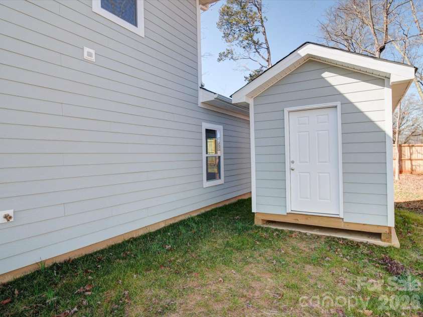 554 Geneva Circle, Gastonia, NC 28056.  MLS# CAR4220064, YatesRealty ID 2367. 