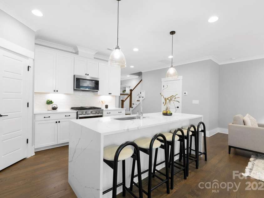 2517 Marlowe Avenue, Charlotte, NC 28208.  MLS# CAR4263015, YatesRealty ID 23670. 
