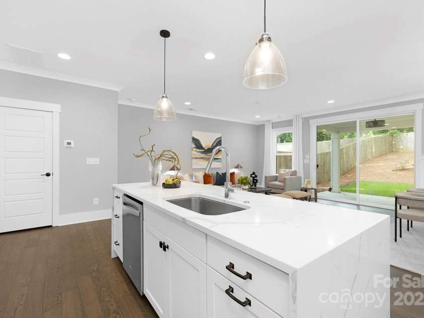 2517 Marlowe Avenue, Charlotte, NC 28208.  MLS# CAR4263015, YatesRealty ID 23670. 