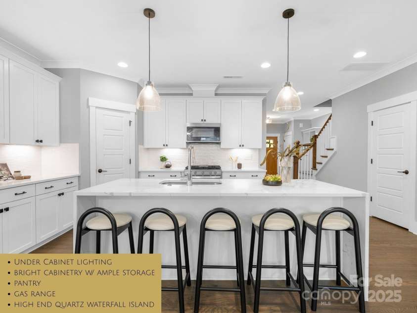 2517 Marlowe Avenue, Charlotte, NC 28208.  MLS# CAR4263015, YatesRealty ID 23670. 