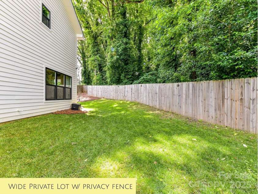 2517 Marlowe Avenue, Charlotte, NC 28208.  MLS# CAR4263015, YatesRealty ID 23670. 