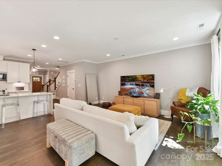 2517 Marlowe Avenue, Charlotte, NC 28208.  MLS# CAR4263015, YatesRealty ID 23670. Enjoy a cozy TV lounge or design the media space of your dreams—this extended wall offers endless potential to personalize your living area.