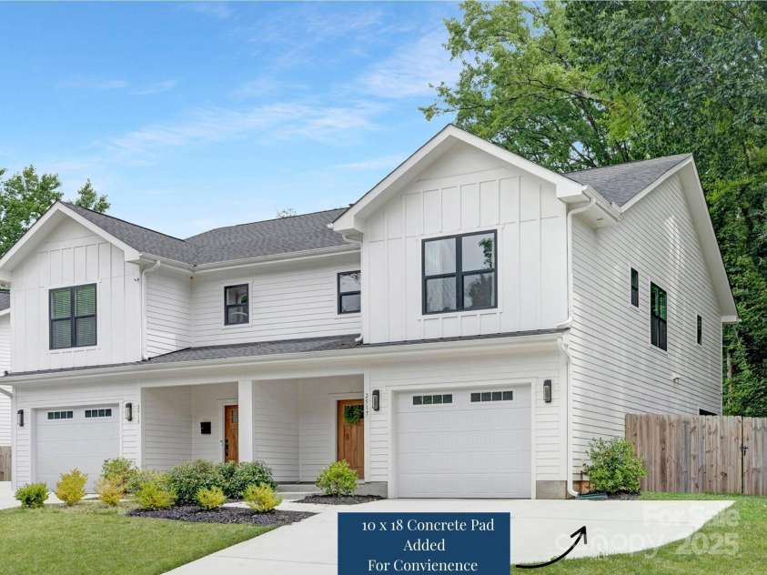 2517 Marlowe Avenue, Charlotte, NC 28208.  MLS# CAR4263015, YatesRealty ID 23670. Garage & Ample parking.. check!