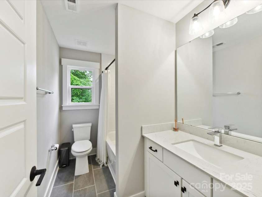 2517 Marlowe Avenue, Charlotte, NC 28208.  MLS# CAR4263015, YatesRealty ID 23670. Shared upstairs bathroom