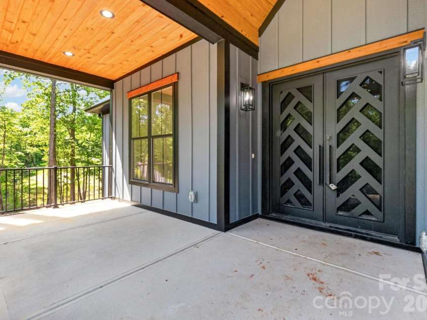 276 Broken Arrow Drive, Statesville, NC 28677.  MLS# CAR4389065, YatesRealty ID 23670. 