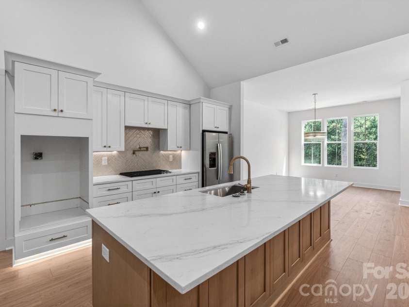 276 Broken Arrow Drive, Statesville, NC 28677.  MLS# CAR4389065, YatesRealty ID 23670. 