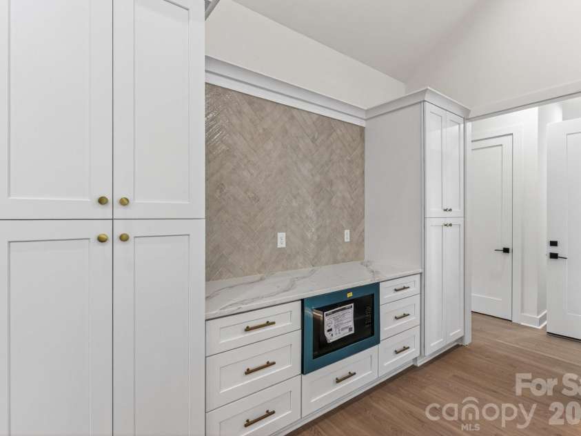 276 Broken Arrow Drive, Statesville, NC 28677.  MLS# CAR4389065, YatesRealty ID 23670. 