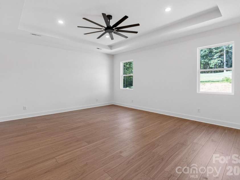 276 Broken Arrow Drive, Statesville, NC 28677.  MLS# CAR4389065, YatesRealty ID 23670. 