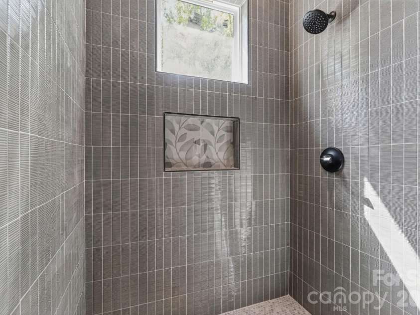 276 Broken Arrow Drive, Statesville, NC 28677.  MLS# CAR4389065, YatesRealty ID 23670. 
