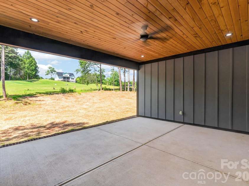 276 Broken Arrow Drive, Statesville, NC 28677.  MLS# CAR4389065, YatesRealty ID 23670. 