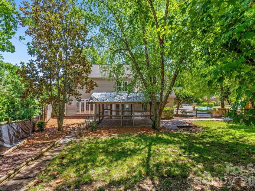 620 Cheval Drive, Fort Mill, SC 29708.  MLS# CAR4378038, YatesRealty ID 23671. 
