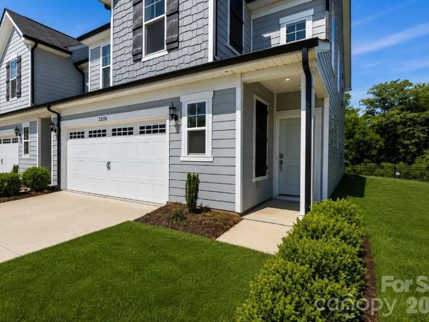 23206 Clarabelle Drive, Charlotte, NC 28273.  MLS# CAR4381832, YatesRealty ID 23672. End unit