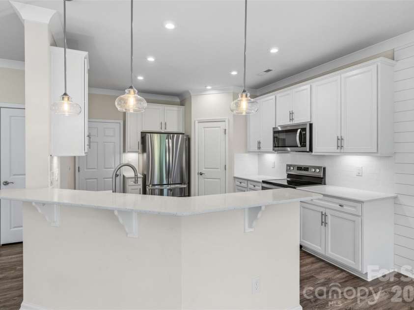23206 Clarabelle Drive, Charlotte, NC 28273.  MLS# CAR4381832, YatesRealty ID 23672. Gorgeous Island