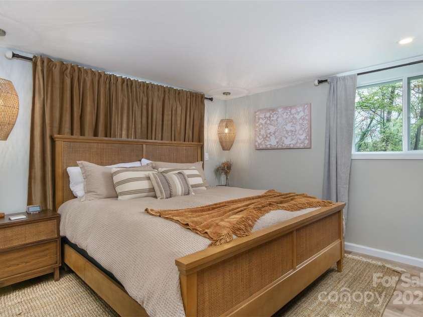 143 Oakview Road, Asheville, NC 28806.  MLS# CAR4252612, YatesRealty ID 23673. Bedroom 4