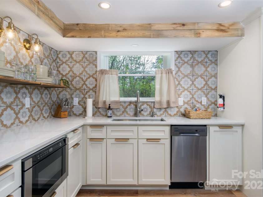 143 Oakview Road, Asheville, NC 28806.  MLS# CAR4252612, YatesRealty ID 23673. Elegant, Custom Kitchenette
