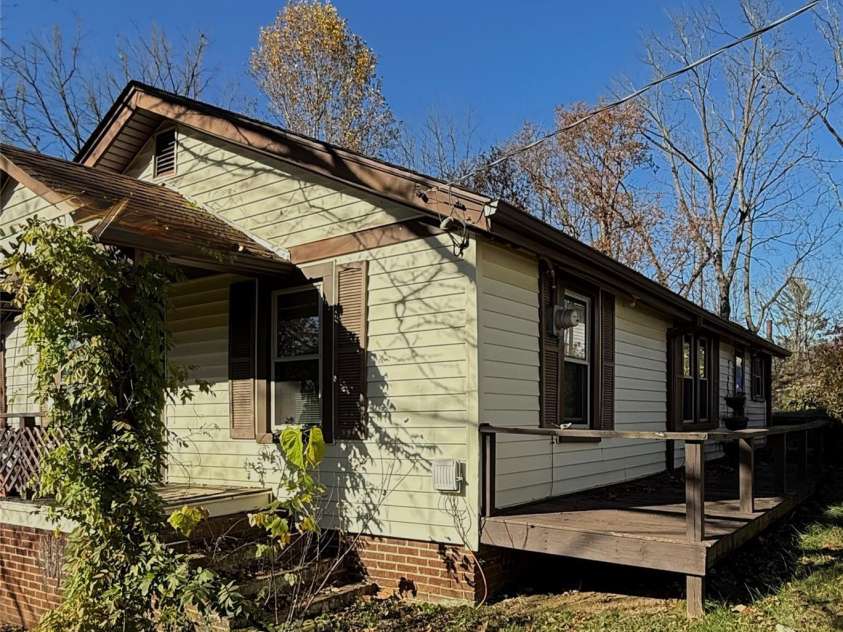 54 SchoolHouse Drive, Canton, NC 28716.  MLS# CAR4310849, YatesRealty ID 23673. Second Entry - Fronnt Porch