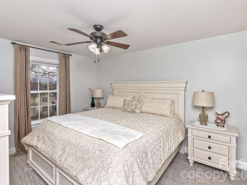 107 Mountain Drive, Biltmore Lake, NC 28715.  MLS# CAR4354478, YatesRealty ID 23674. 