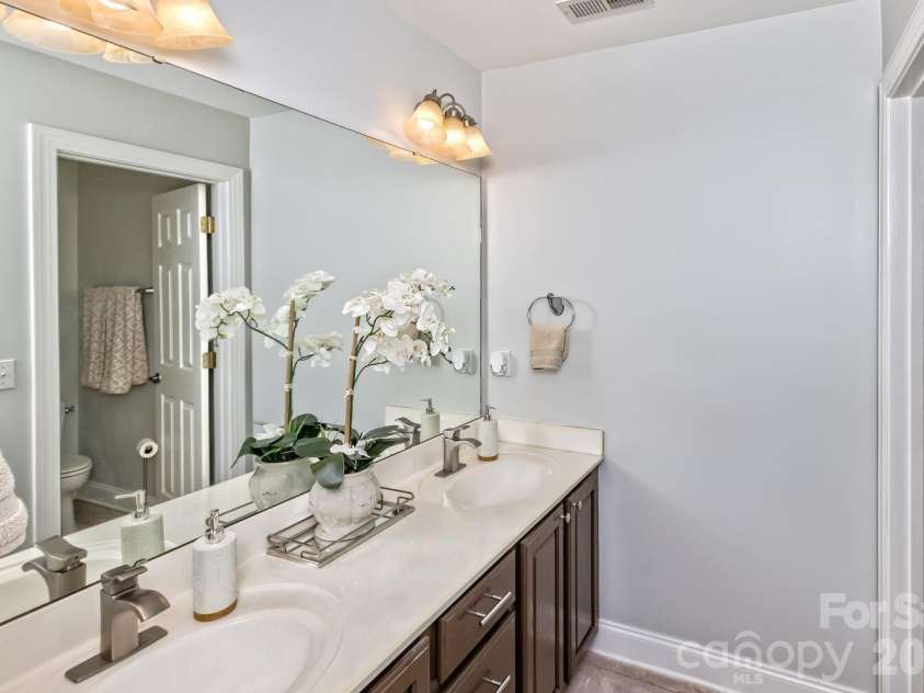107 Mountain Drive, Biltmore Lake, NC 28715.  MLS# CAR4354478, YatesRealty ID 23674. 