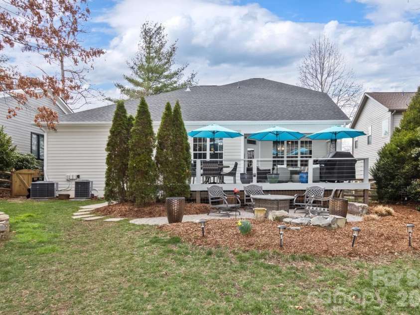 107 Mountain Drive, Biltmore Lake, NC 28715.  MLS# CAR4354478, YatesRealty ID 23674. 