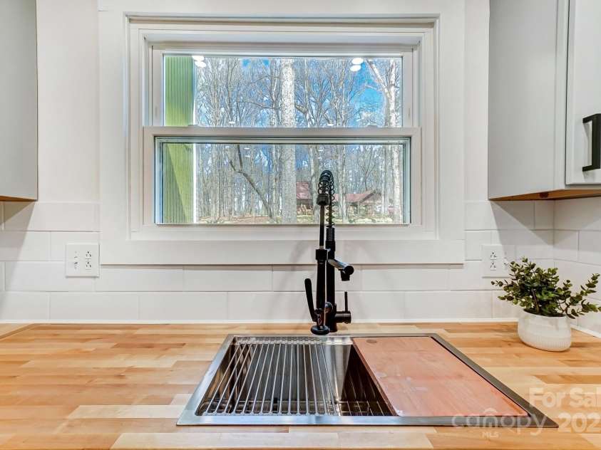 4125 Rivendell Lane, Mint Hill, NC 28227.  MLS# CAR4220608, YatesRealty ID 23674. 