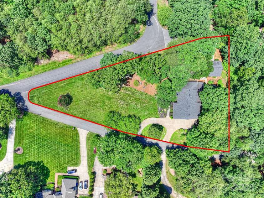 19900 Stough Farm Road, Cornelius, NC 28031.  MLS# CAR4275497, YatesRealty ID 23675. 