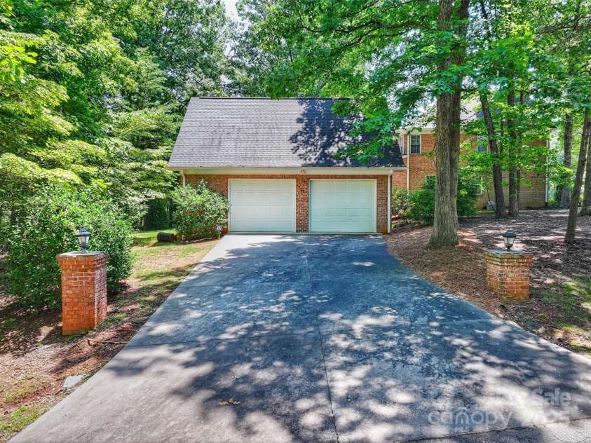 19900 Stough Farm Road, Cornelius, NC 28031.  MLS# CAR4275497, YatesRealty ID 23675. 