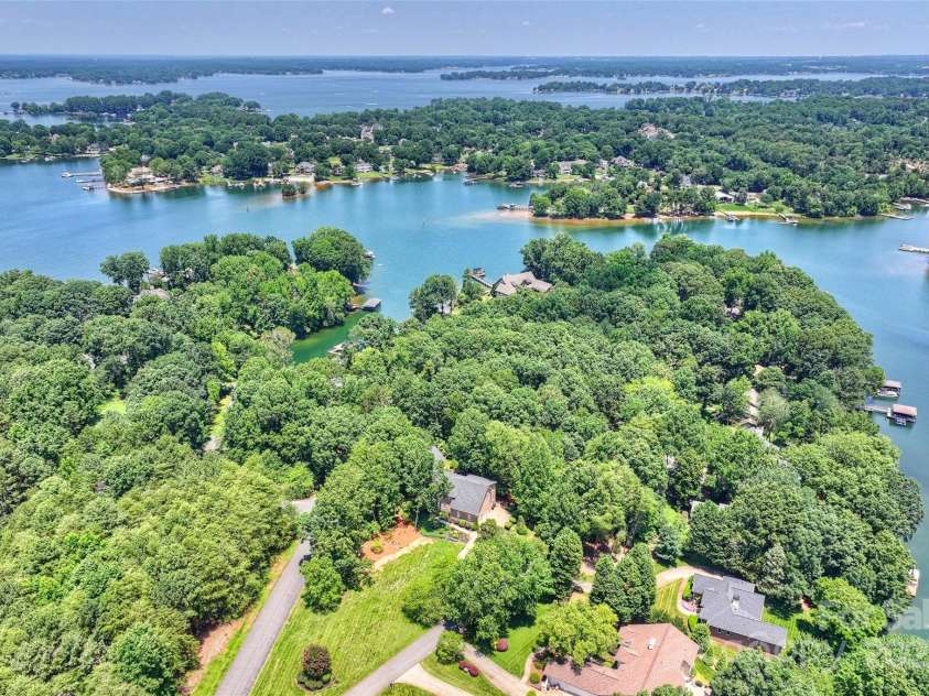 19900 Stough Farm Road, Cornelius, NC 28031.  MLS# CAR4275497, YatesRealty ID 23675. 