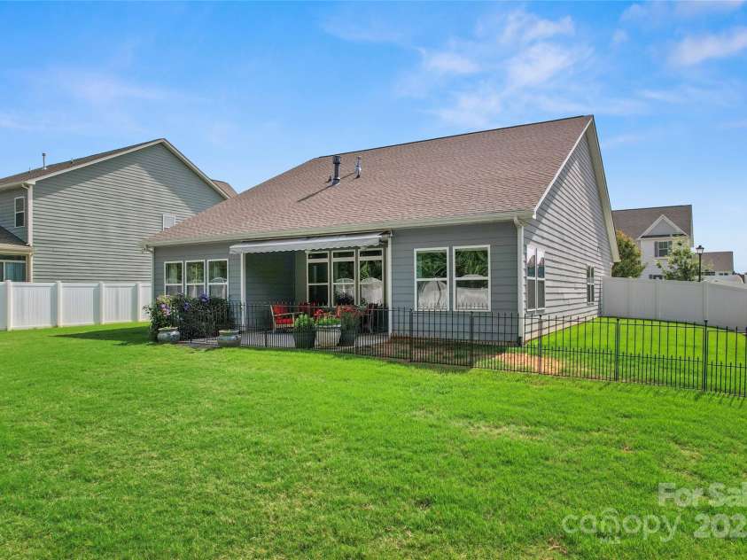 2124 Katie Alice Circle, Waxhaw, NC 28173.  MLS# CAR4249836, YatesRealty ID 23676. Back Yard