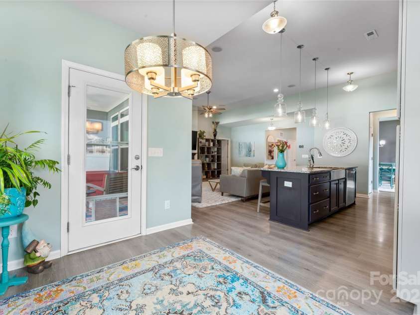 2124 Katie Alice Circle, Waxhaw, NC 28173.  MLS# CAR4249836, YatesRealty ID 23676. Breakfast Room