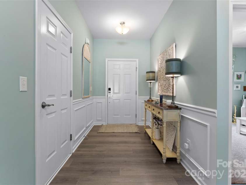 2124 Katie Alice Circle, Waxhaw, NC 28173.  MLS# CAR4249836, YatesRealty ID 23676. Entry Hall