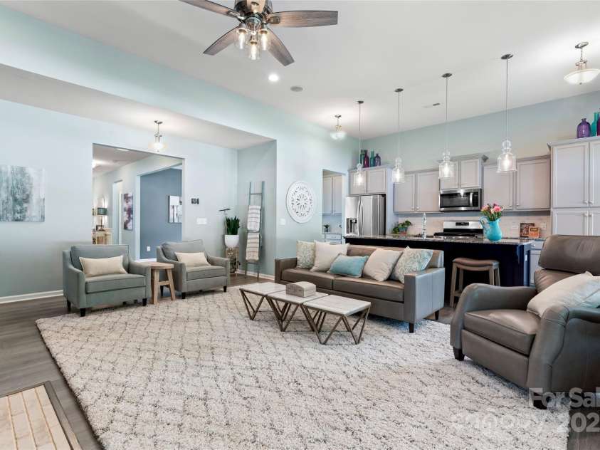 2124 Katie Alice Circle, Waxhaw, NC 28173.  MLS# CAR4249836, YatesRealty ID 23676. Great Room