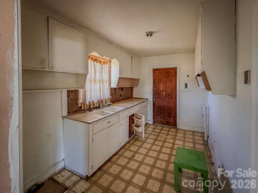 929 Mt Gallant Drive, Rock Hill, SC 29730.  MLS# CAR4382834, YatesRealty ID 23676. 