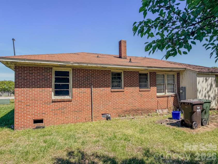 929 Mt Gallant Drive, Rock Hill, SC 29730.  MLS# CAR4382834, YatesRealty ID 23676. 